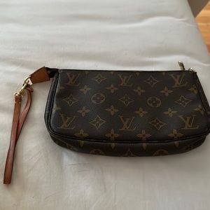 Vintage Louis Vuitton pouchette